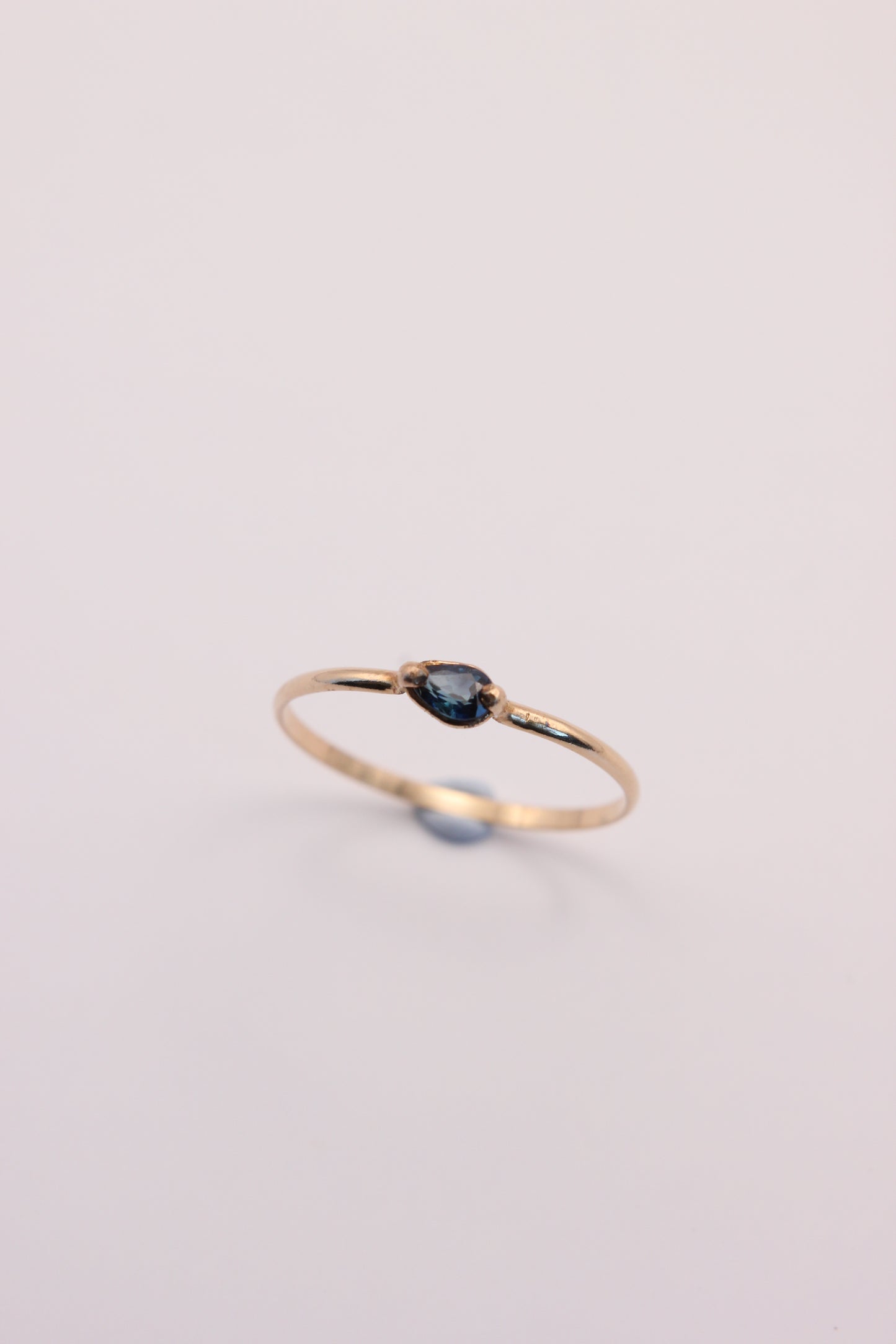 Australian Sapphire | gold-filled | size 7