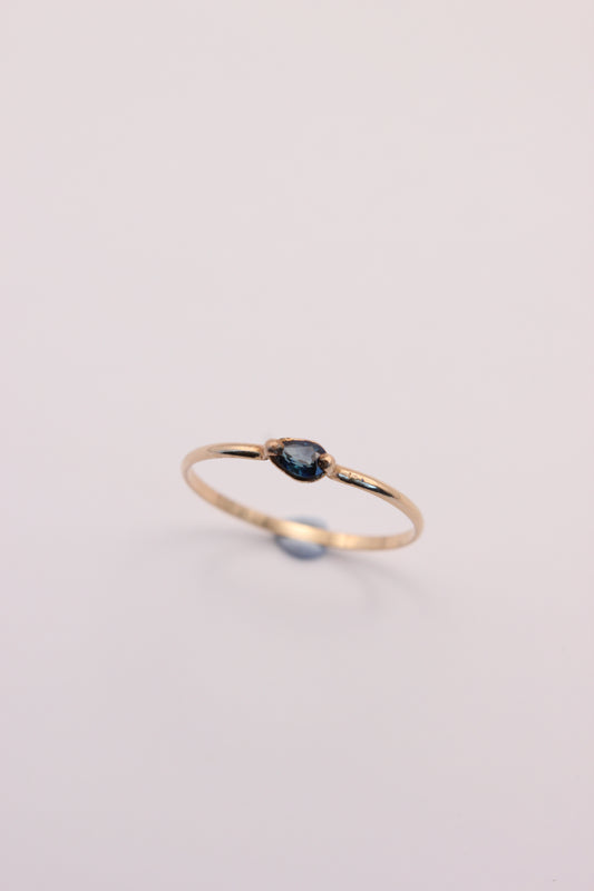 Australian Sapphire | gold-filled | size 7